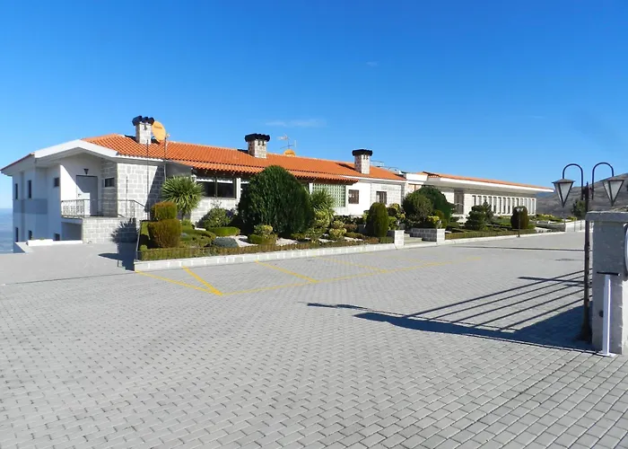 Отель Senhora Do Espinheiro 3*